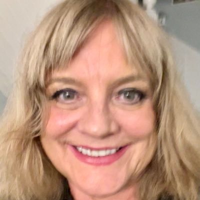 Denise Findlay 💚🤍💜's profile picture
