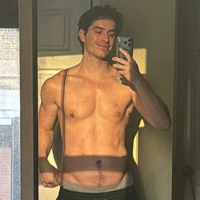 toeknee's profile picture