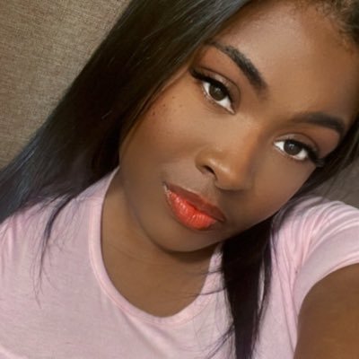 Rose TheArtist's profile picture