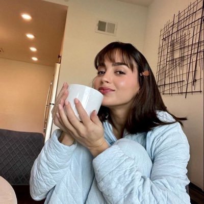 bee 🍉 MOLLY DAY!!!'s profile picture