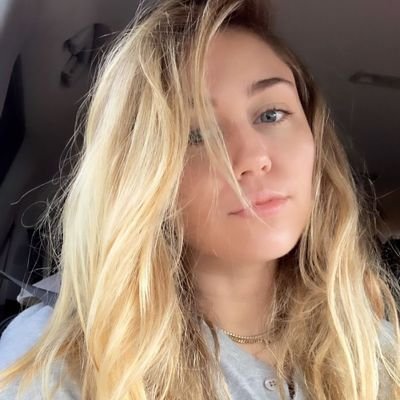 Claudia 💌 PHILOISE IS COMING's profile picture