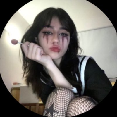 F🎀🍭's profile picture
