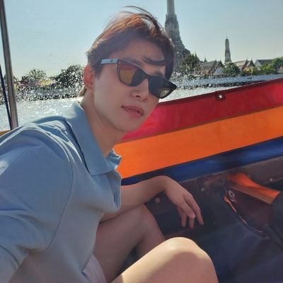 Always next to LEE JUNHO 💛's profile picture