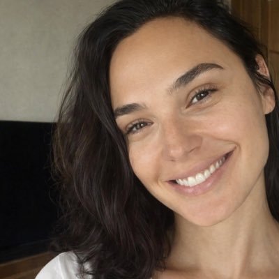 gal gadot daily's profile picture