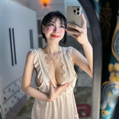 Như Ý Store 🌴's profile picture
