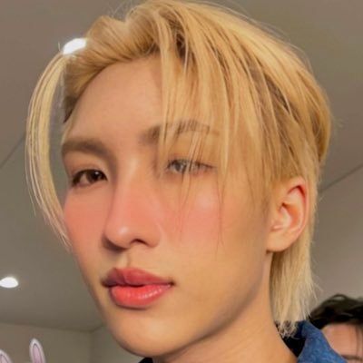 ester ❥'s profile picture