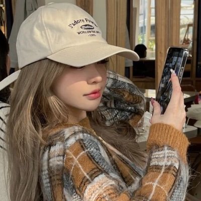Eloralin_'s profile picture