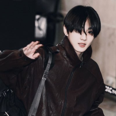 mi ≽^•⩊•^≼'s profile picture