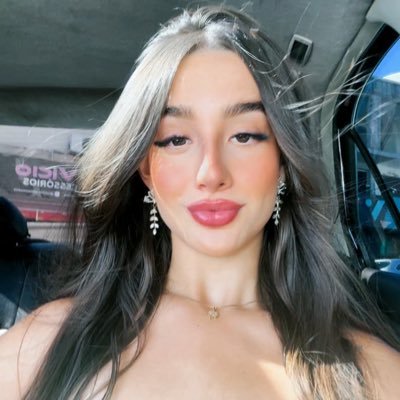 Adryelli Rot Privacy's profile picture