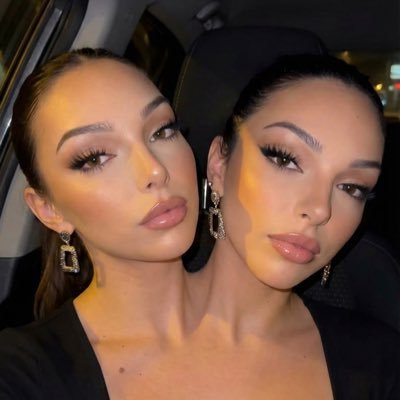 Valeria & Camila☀️'s profile picture