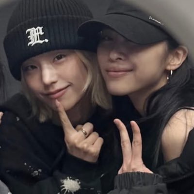 ʜ ≷'s profile picture