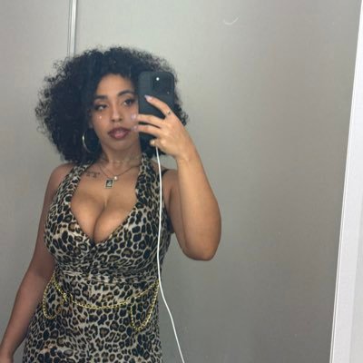 ⭐️⭐️⭐️⭐️⭐️'s profile picture