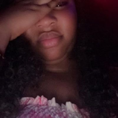 Glowing Vee🩷's profile picture