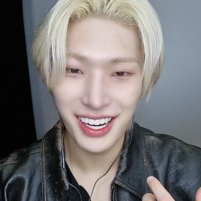 ⋆˙⟡ calli ₊˚⊹ 🪐🖤's profile picture