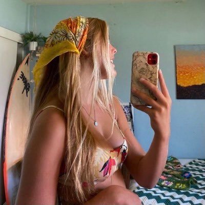 tina 📖's profile picture