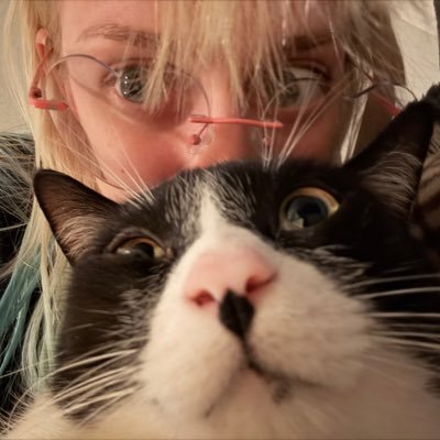 IvyLuckey's profile picture