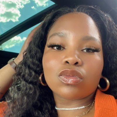 Babalwa M 💜's profile picture