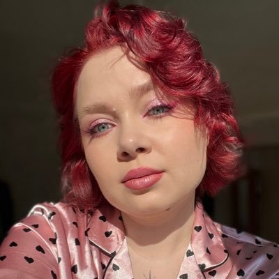 дама с котячками⁷ (ꪜ)'s profile picture
