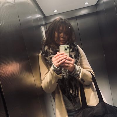 SimplyVesna's profile picture
