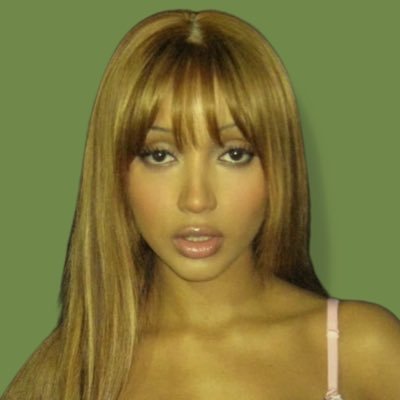 PinkPantheress Updates ☆'s profile picture