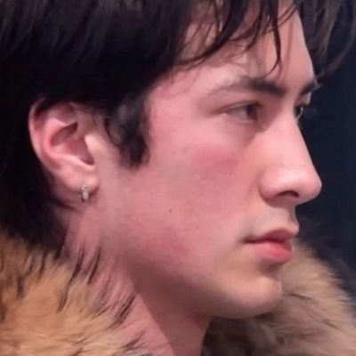 loverboyrozy's profile picture