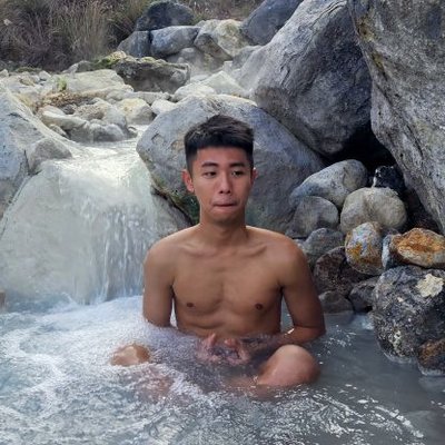 噴過肩膀's profile picture