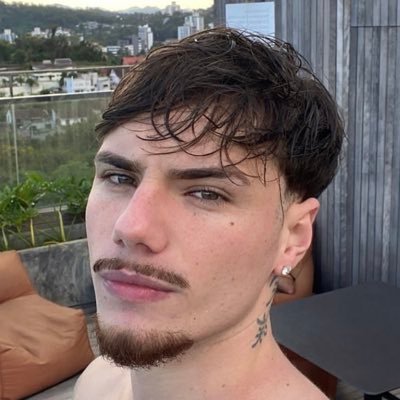 Leozinstez's profile picture