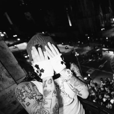 PixuySZN's profile picture