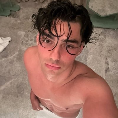 alxd147's profile picture