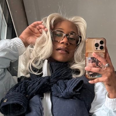Skyy (ᓀ‸ᓂ ) ☽̶☾ | Bald Doie’s Wife :( |'s profile picture