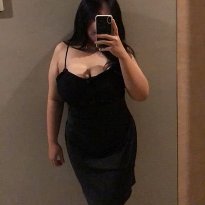 curvanya's profile picture