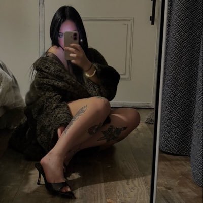 Val's profile picture