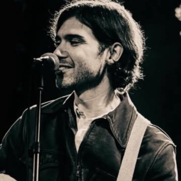 Has Ryan Ross shown signs of being alive today?'s profile picture