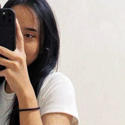 aprilavigen's profile picture
