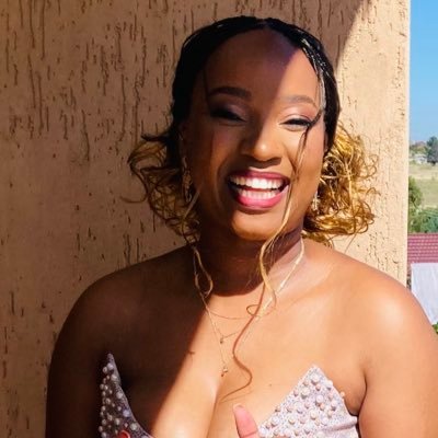 FavouredLolly🍭🤍🌻~'s profile picture