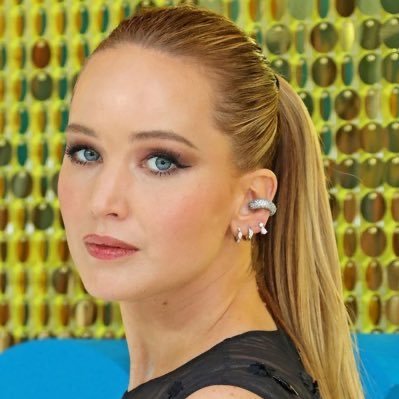 LARA 🧬☀️'s profile picture