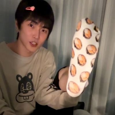 Kpopmalesocks's profile picture