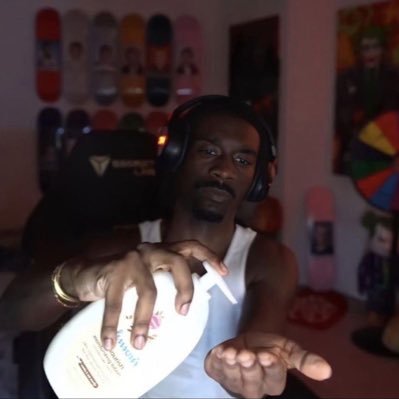 2Freaky43's profile picture