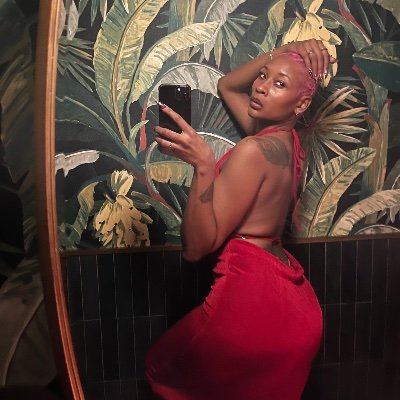 Miss London🍯's profile picture