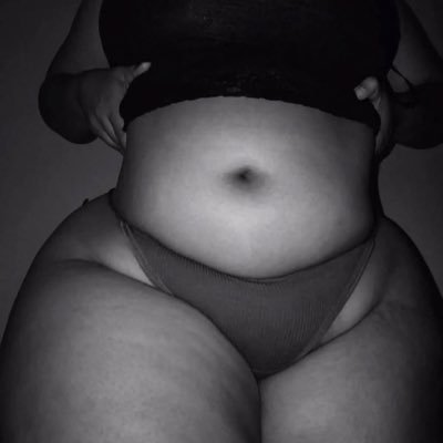 EroticBeee's profile picture
