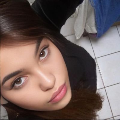TheMiddleBorn's profile picture