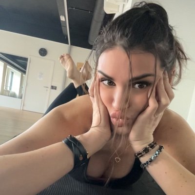 Send2Selene's profile picture