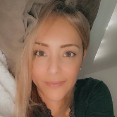 Victoria 🫧 🐧🌻's profile picture