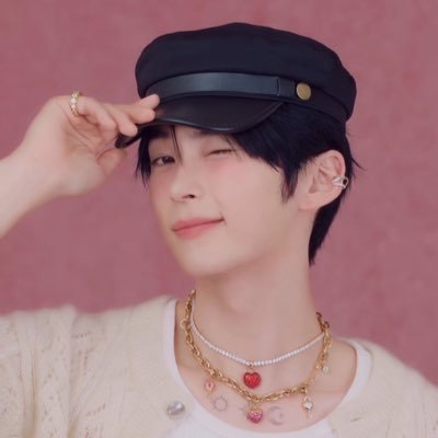 𐙚's profile picture