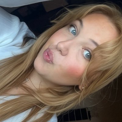 𝑀✞'s profile picture