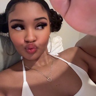 RebeccaRos69's profile picture