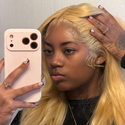 Vicki Vinn 🩷🫶🏽🌸's profile picture
