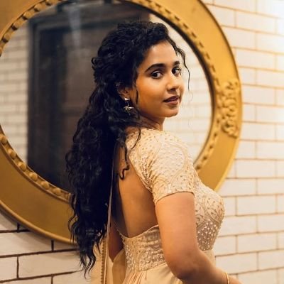 Lovelygirl6563's profile picture