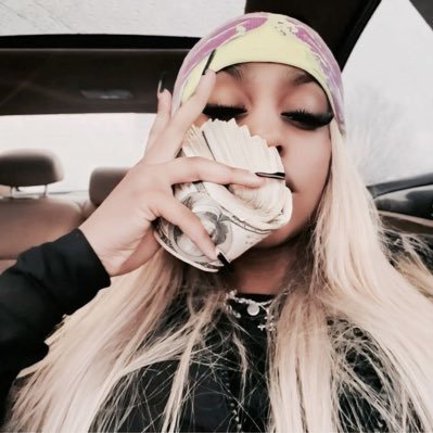 ꪑari's profile picture
