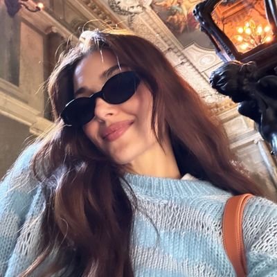 a julia da mercan 🪸's profile picture